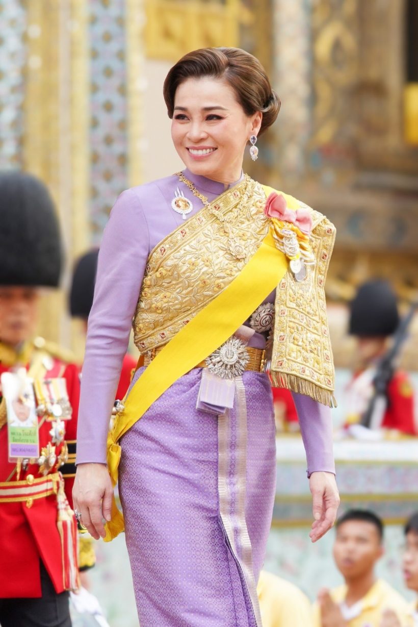 ในหลวง-พระราชินี เสด็จฯ พระราชพิธีเฉลิมพระชนมพรรษา 47 พรรษา