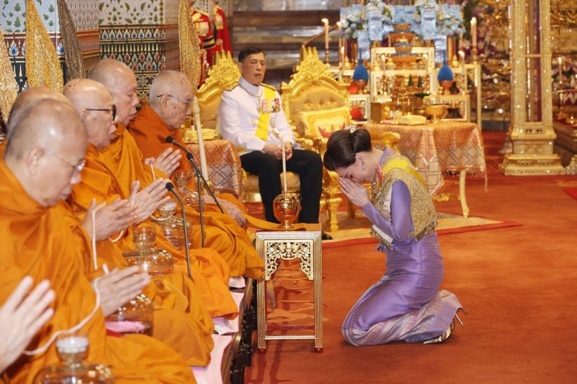 ในหลวง-พระราชินี เสด็จฯ พระราชพิธีเฉลิมพระชนมพรรษา 47 พรรษา