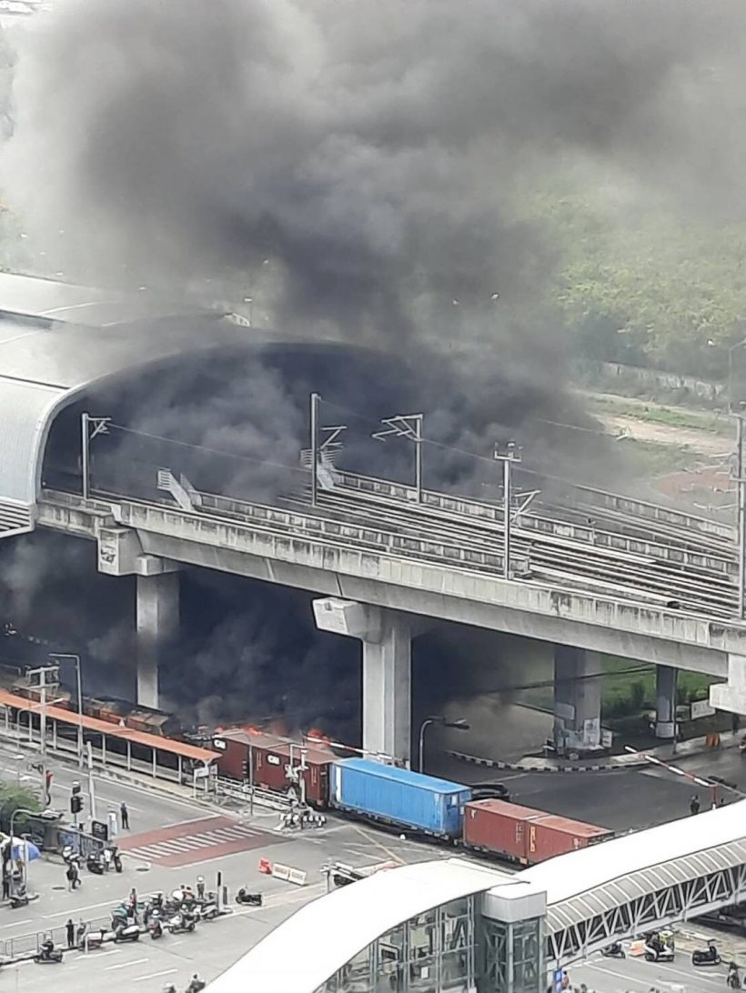 เปิดเหตุการณ์โศกนาฏกรรม รถไฟชนรถเมล์ มีผู้เสียชีวิตเพียบ
