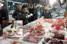 ตรวจแผงหมูตลาดสี่มุมเมือง เจอสารปนเปื้อน!! แม่ค้าบอกใส่สารนี้แทบทุกร้าน??