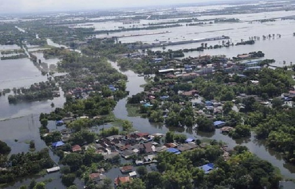 สื่อต่างชาติตีข่าวน้ำท่วมใหญ่ในไทยสาเหตุเรดาร์พยากรณ์อากาศล้าสมัย !!