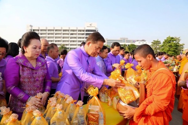 กองทัพไทยแปรอักษรเฉลิมพระเกียรติสมเด็จพระเทพฯ