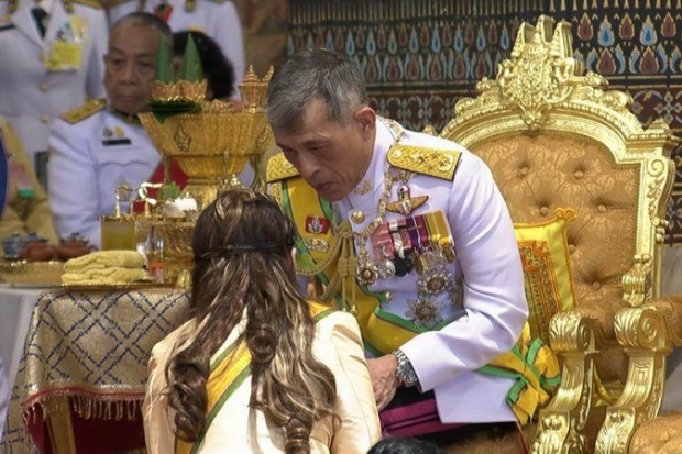 เปิดภาพความประทับใจ!  “พระบาทสมเด็จพระวชิรเกล้าเจ้าอยู่หัว” ทรงมีพระราชปฏิสันถารกับ “พระองค์โสม” 