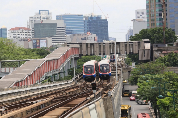 ซื้อบัตรโดยสารรถไฟฟ้า 15,000 บาทลดหย่อนภาษีได้เพื่อมนุษย์เงินเดือนจริงหรือ?