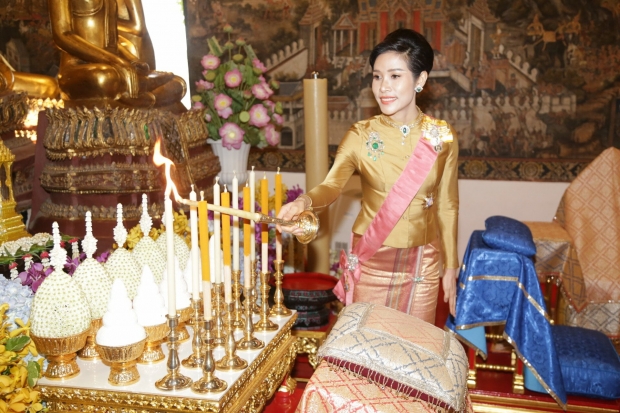 เจ้าคุณพระสินีนาฏฯ เป็นผู้แทนพระองค์ถวายผ้าพระกฐิน วัดสุวรรณดาราราม