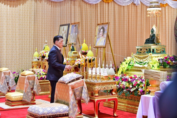 ในหลวง - พระราชินี เสด็จฯ พิธีสวดเจริญมหามงคล พร้อมด้วย เจ้าคุณพระสินีนาฏ