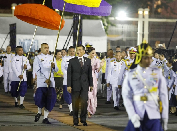 ในหลวง - พระราชินี เสด็จฯ พิธีสวดเจริญมหามงคล พร้อมด้วย เจ้าคุณพระสินีนาฏ