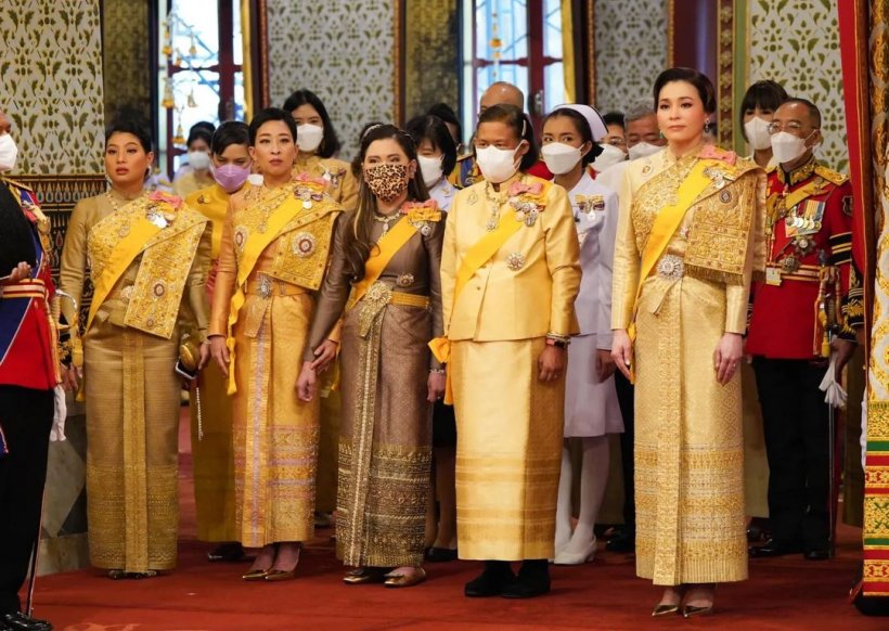 ในหลวง ทรงมีพระราชดำรัส ทุกคนยึดมั่นเหตุผลที่ถูกต้อง ยึดประโยชน์สุขส่วนรวม