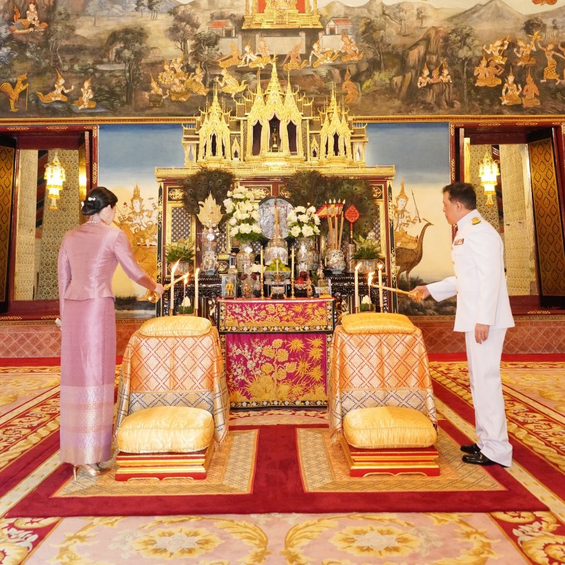 ประมวลภาพ ในหลวง-พระราชินี ทรงบำเพ็ญพระราชกุศล ในการพระราชพิธีสงกรานต์