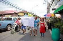 อยุธยาประท้วง! ไม่พอใจตร.-ทหาร สุดเข้มงวดวันสงกรานต์ 