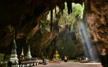 คนเมืองเพชรโวยบูรณะ ถ้ำเขาหลวง รื้ออิฐโบราณ ระบุของใหม่ทดแทนไม่ได้