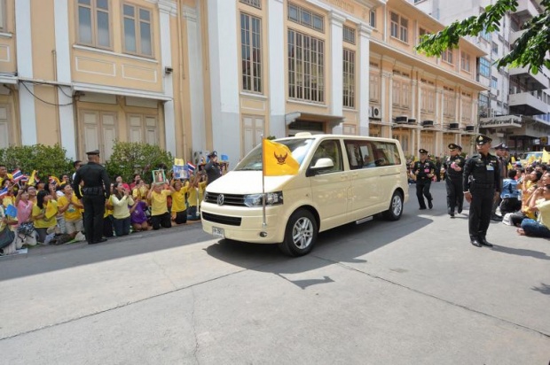 ความสุขคนไทยทั้งชาติ ในหลวง-พระราชินี เสด็จฯ กลับ วังไกลกังวล