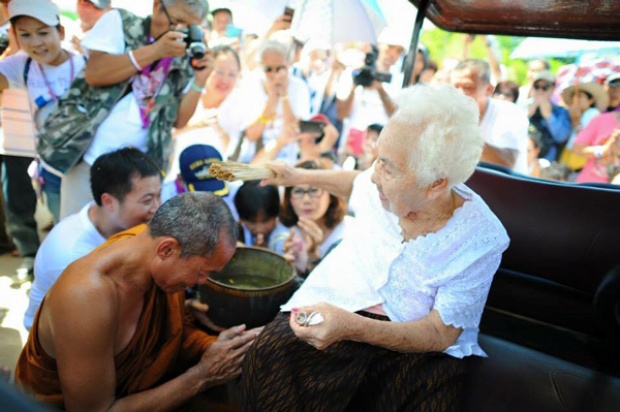 พระพุทธะอิสระ แจงกรณีพระกราบแม่ หากจะให้เลิกกราบ ตัดหัวเสียยังง่ายกว่า