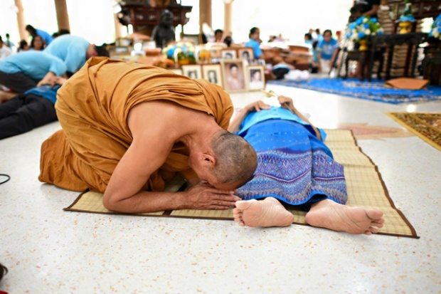 พระพุทธะอิสระ แจงกรณีพระกราบแม่ หากจะให้เลิกกราบ ตัดหัวเสียยังง่ายกว่า