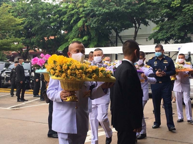 ในหลวง พระราชทานน้ำหลวงอาบศพ นางสายสนี วงษ์สุวรรณ แม่บิ๊กป้อม