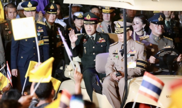 ในหลวง-พระราชินี เสด็จฯถวายผ้าพระกฐิน วัดหนองป่าพง จ.อุบลราชธานี