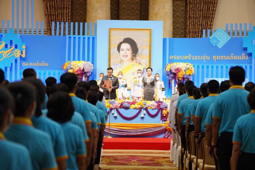 ประมวลภาพ! ในหลวง-พระราชินี เสด็จเปิดงานเเม่ของเเผ่นดิน2567