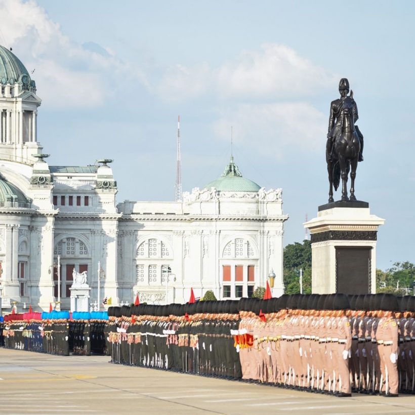 'เจ้าฟ้าสิริวัณณวรี' นำขบวนกองพันทหารม้ารักษาพระองค์ ซักซ้อมสวนสนาม