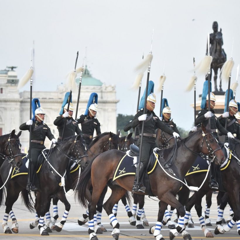 'เจ้าฟ้าสิริวัณณวรี' นำขบวนกองพันทหารม้ารักษาพระองค์ ซักซ้อมสวนสนาม