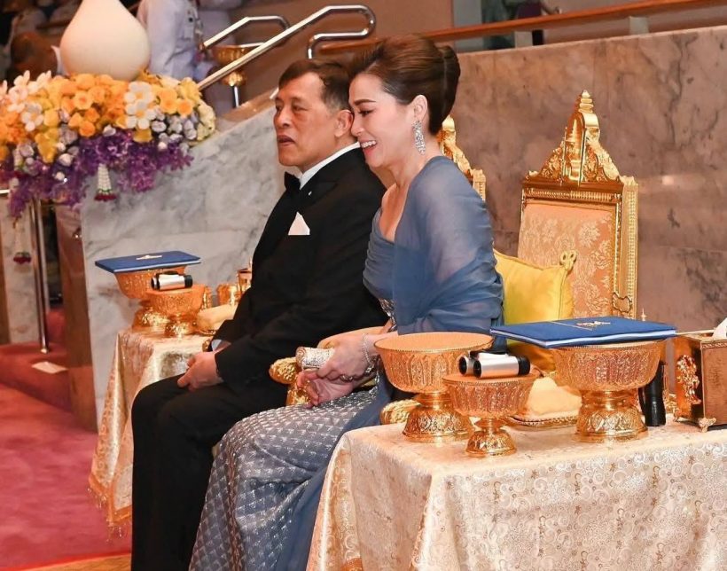 ในหลวง พระราชินี ทอดพระเนตรการแสดงคอนเสิร์ตทัพฟ้าคู่ไทยฯ