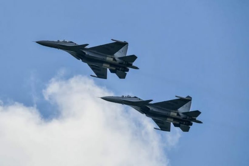 เปิดภาพชุดแรก F-16 โจมตีใส่ฐานที่มั่นเขมร