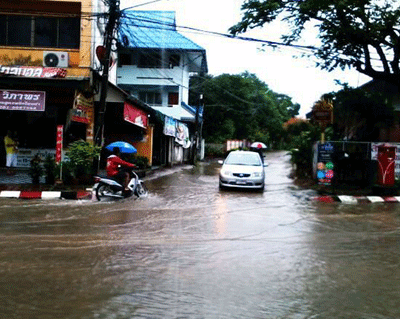 ฝนกระหน่ำ!เชียงรายน้ำท่วมขังชุมชนเทศบาล เตือนน้ำป่าหลาก