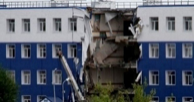 ตึก 4 ชั้นในค่ายทหารรัสเซียเกิดพังครืน ทหารดับ 23 เจ็บสาหัสอีก 19 นาย