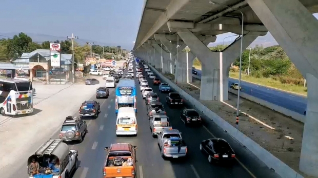 ติดหนึบ! ถนนมิตรภาพช่วง“ปากช่อง–สีคิ้ว”ติดสะสมกว่า 27 กม.