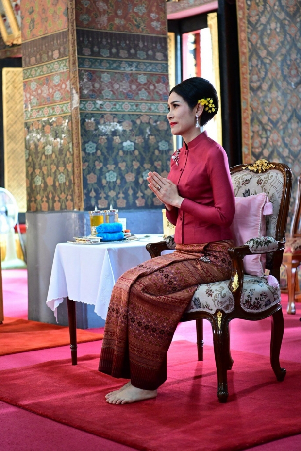 เจ้าคุณพระสินีนาฏ ถวายผ้าไตรวัดพิชยญาติการาม ทักทาย-ถ่ายรูป ปชช.อย่างใกล้ชิด