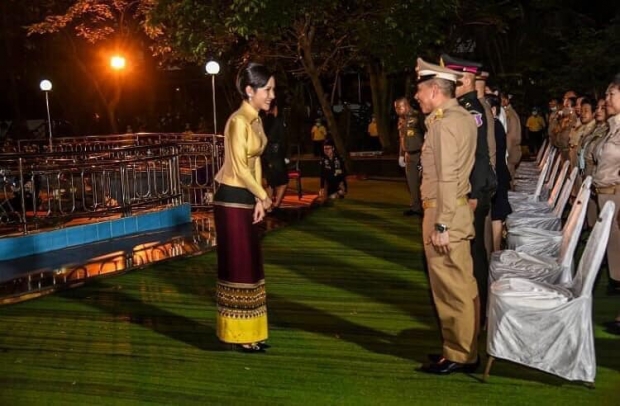 เจ้าคุณพระสินีนาฏ ถวายผ้าไตรวัดกระโจมทอง ทักทาย ปชช.อย่างใกล้ชิด