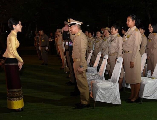 เจ้าคุณพระสินีนาฏ ถวายผ้าไตรวัดกระโจมทอง ทักทาย ปชช.อย่างใกล้ชิด