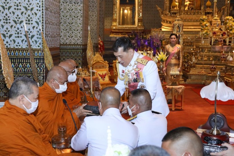 ในหลวง พระราชินี ทรงบำเพ็ญพระราชกุศล ในพระราชพิธีเฉลิมพระชนมพรรษา พุทธศักราช 2565