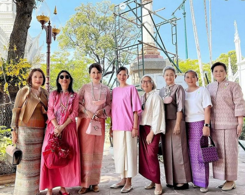  ทูลกระหม่อมฯ - คุณใหม่ สิริกิติยา ทรงทำบุญให้คุณพุ่มครบรอบ18ปีเหตุสึนามิ