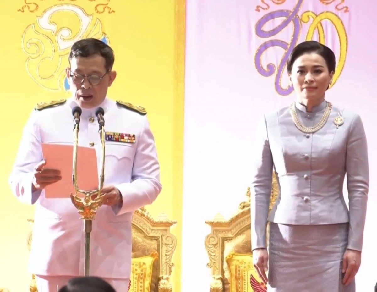 ในหลวง-พระราชินี เสด็จฯเปิดประชุมรัฐสภา ทรงให้ยึดถือประโยชน์ปชช.