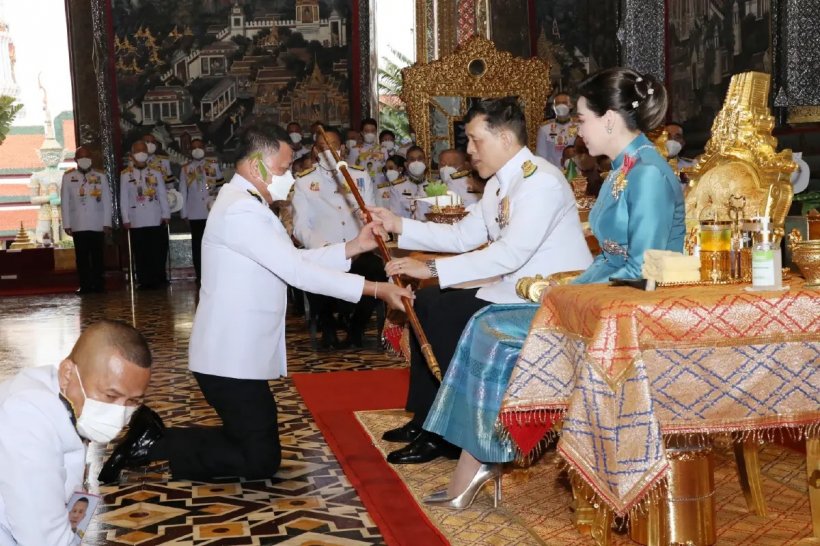 ชมภาพ ในหลวง-พระราชินี เสด็จฯ ไปในการพระราชพิธีพืชมงคล