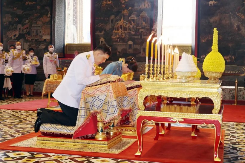 ชมภาพ ในหลวง-พระราชินี เสด็จฯ ไปในการพระราชพิธีพืชมงคล