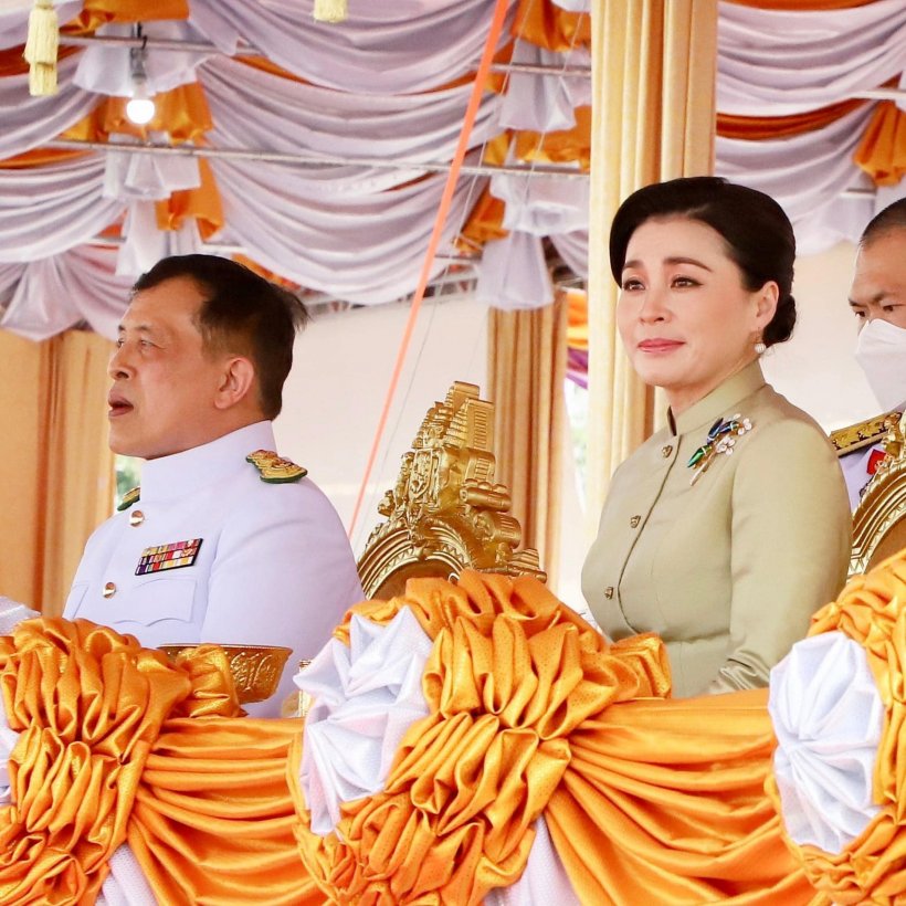 ชมภาพ ในหลวง-พระราชินี เสด็จฯ ไปในการพระราชพิธีพืชมงคล