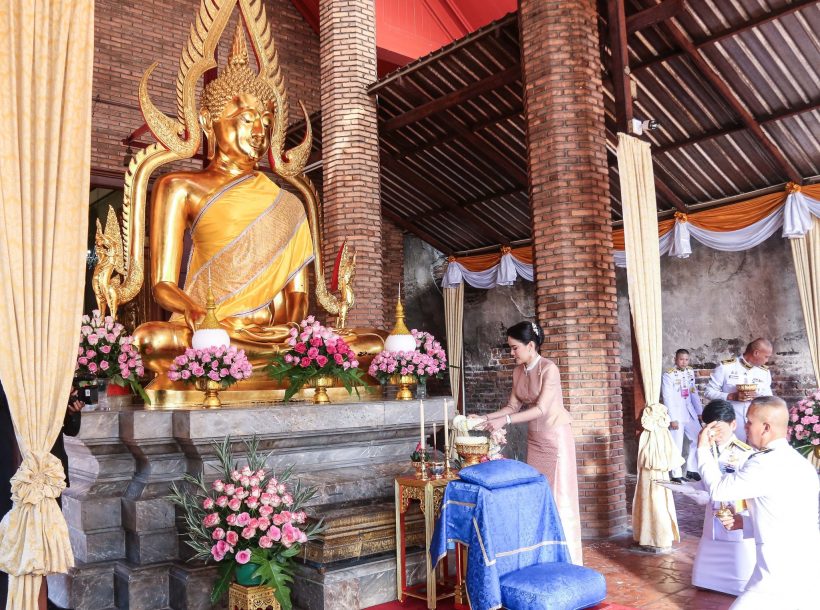 ในหลวง โปรดเกล้าฯ ท่านผู้หญิงอรอนงค์ ผู้แทนพระองค์ไปในพิธีสมโภช