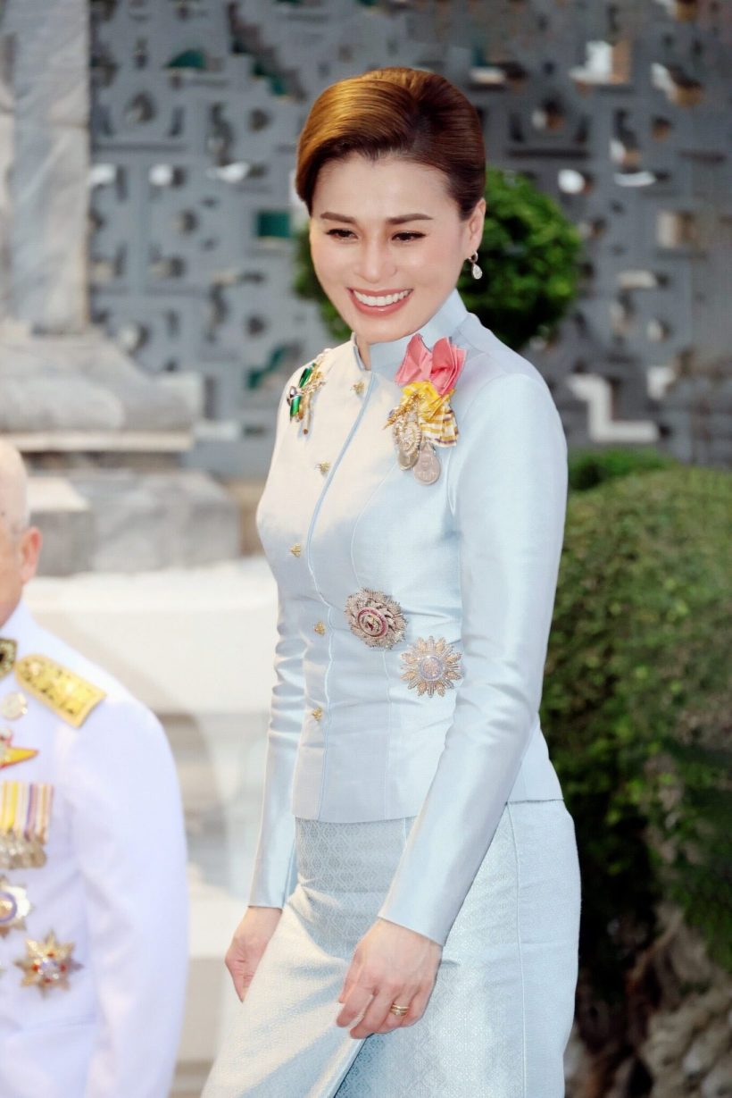 งามจับใจทั้งแผ่นดิน! พระราชินี เสด็จฯ พระราชพิธีพืชมงคล