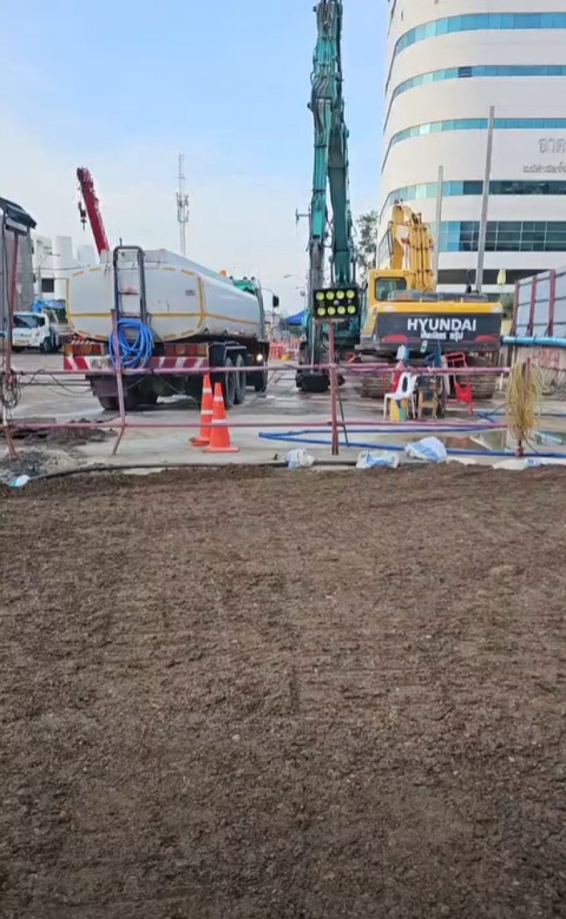 ชัชชาติ เปิดภาพล่าสุด ถนนทรุดตัว เตรียมรื้อ สน. สามเสน