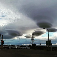 ชาวบ้านแตกตื่น!! เมฆประหลาดคล้าย UFO ปรากฏบนท้องฟ้าแบบนี้!!