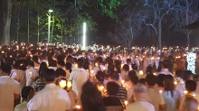 พุทธศาสนิกชนนับหมื่น เวียนเทียนรอบรอยพระพุทธบาทพันปีที่ปราจีนฯ อายุกว่า1,500ปี