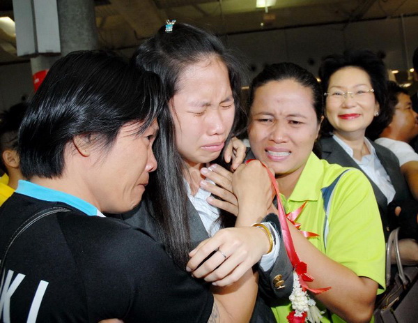 น้องเมย์ปล่อยโฮ! พ่อแม่รับถึงสนามบิน-ลั่นไปจีนขอเล่นให้คุ้มค่าตัว