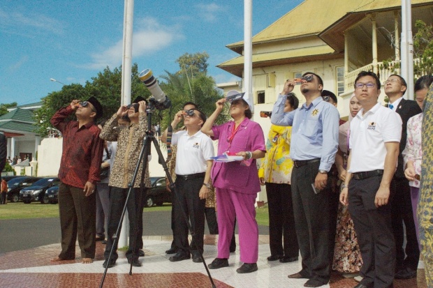 สมเด็จพระเทพฯ เสด็จฯทอดพระเนตรสุริยุปราคา ที่อินโดนีเซีย