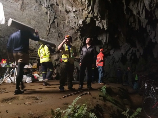 เกาะติดความคืบหน้าล่าสุด “หน่วยซีล” ดำน้ำเข้าถ้ำหลวง ลุยช่วย 13 นักเตะ-โค้ชสูญหาย