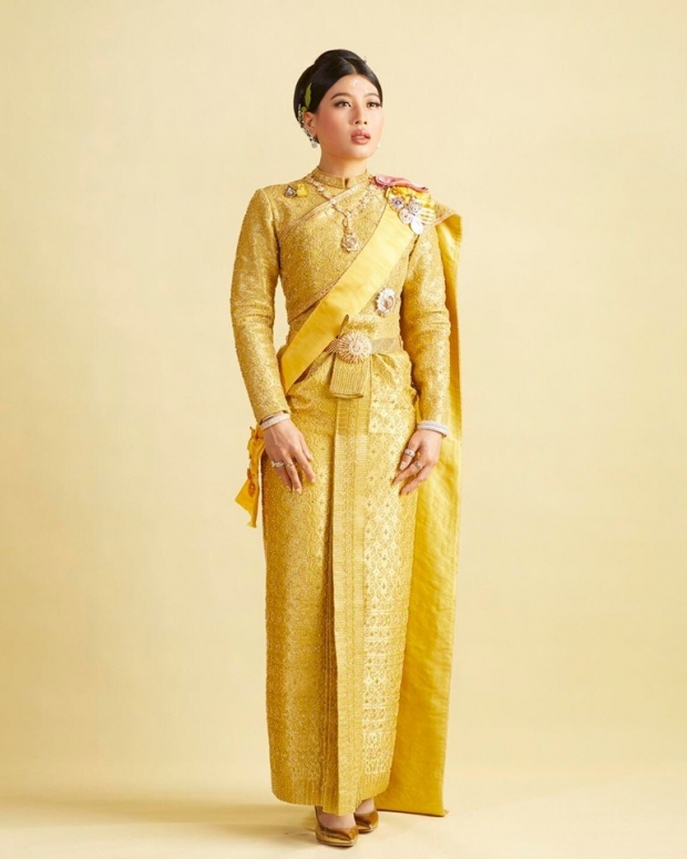 ฉลองพระองค์งดงามวิจิตร สมเด็จพระเจ้าลูกเธอ เจ้าฟ้าสิริวัณฯ ทรงตามรอยสมเด็จย่า