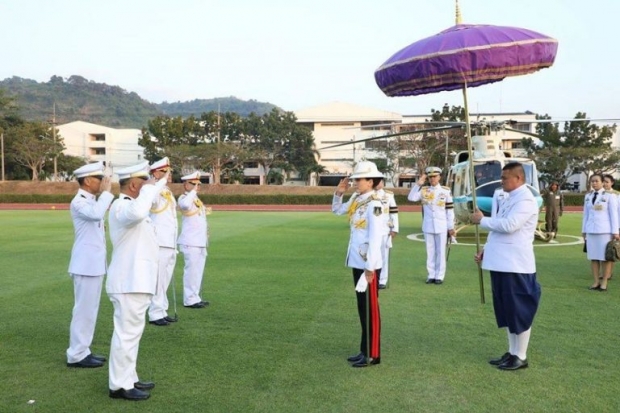 ทรงสง่างามและเข้มแข็ง “สมเด็จพระนางเจ้าสุทิดาฯ” ฉลองพระองค์ชุดทหาร