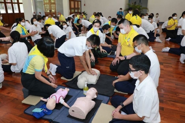 เผยภาพ เจ้าคุณพระสินีนาฏ ร่วมกิจกรรมจิตอาสา ฝึกช่วยชีวิตขั้นพื้นฐาน