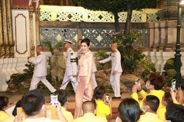 ในหลวง พระราชทานน้ำพระมหาสังข์เพชรน้อย เจ้าคุณพระสินีนาฏ