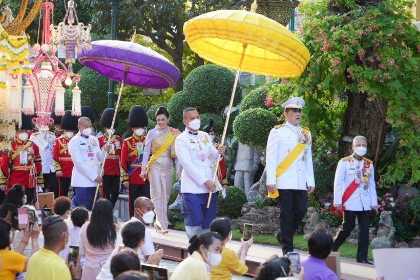 ในหลวง พระราชินี ทรงบำเพ็ญพระราชกุศลวันวิสาขบูชา - เฉลิมพระชนมพรรษา